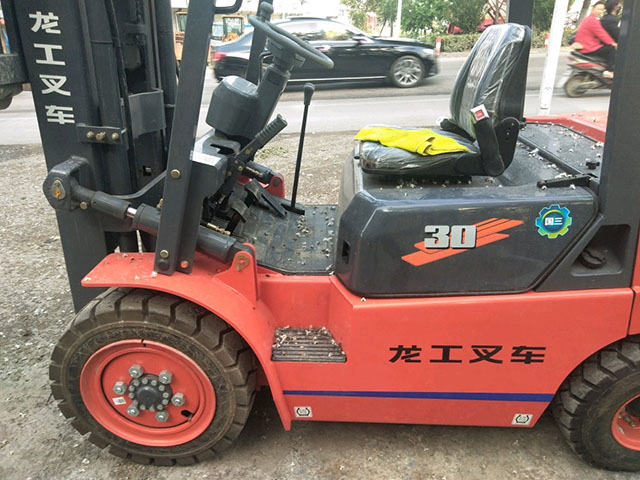 Used LONGGONG FD30T forklift | No. 24524-3