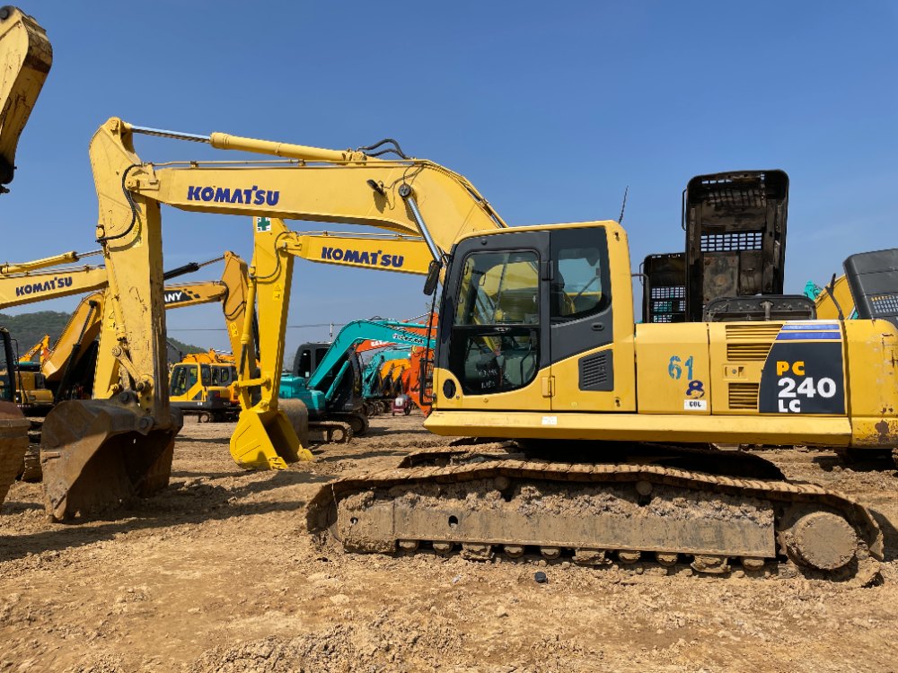 Used Komatsu PC240-8 Excavator |  No. 2454-3